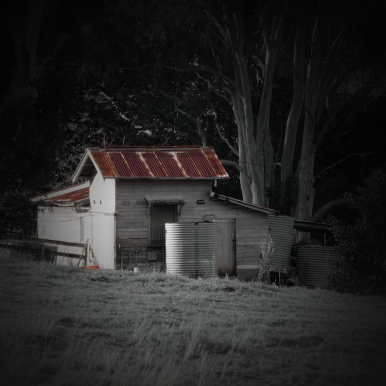 180623_square rooves_ farm shed_old dairy_caniaba