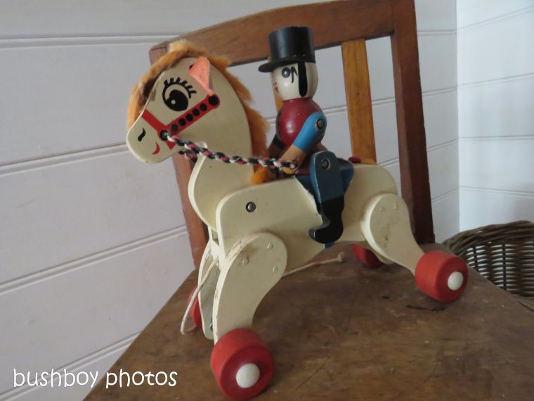 180816_blog challenge_toys_horse