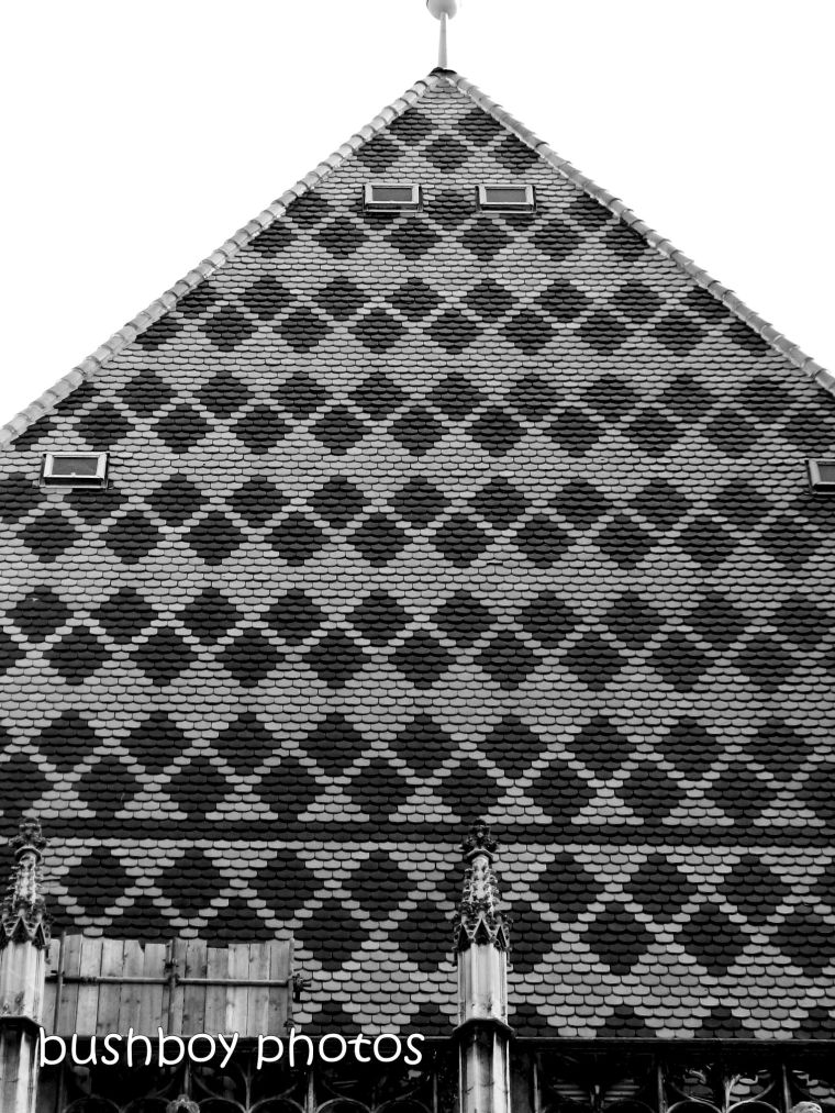 190104_blog_challenge_blackandwhite_geometric_shapes_vienna_building